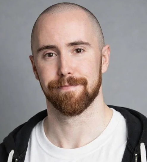Bloachden's tweet photo. @Tectone Asmon has GOT to go bald already it almost looks like he's wearing a loose fitting wig
Then he's got to start lifting 
Bruh could literally mog if he wanted to https://t.co/LvjAArIxBF