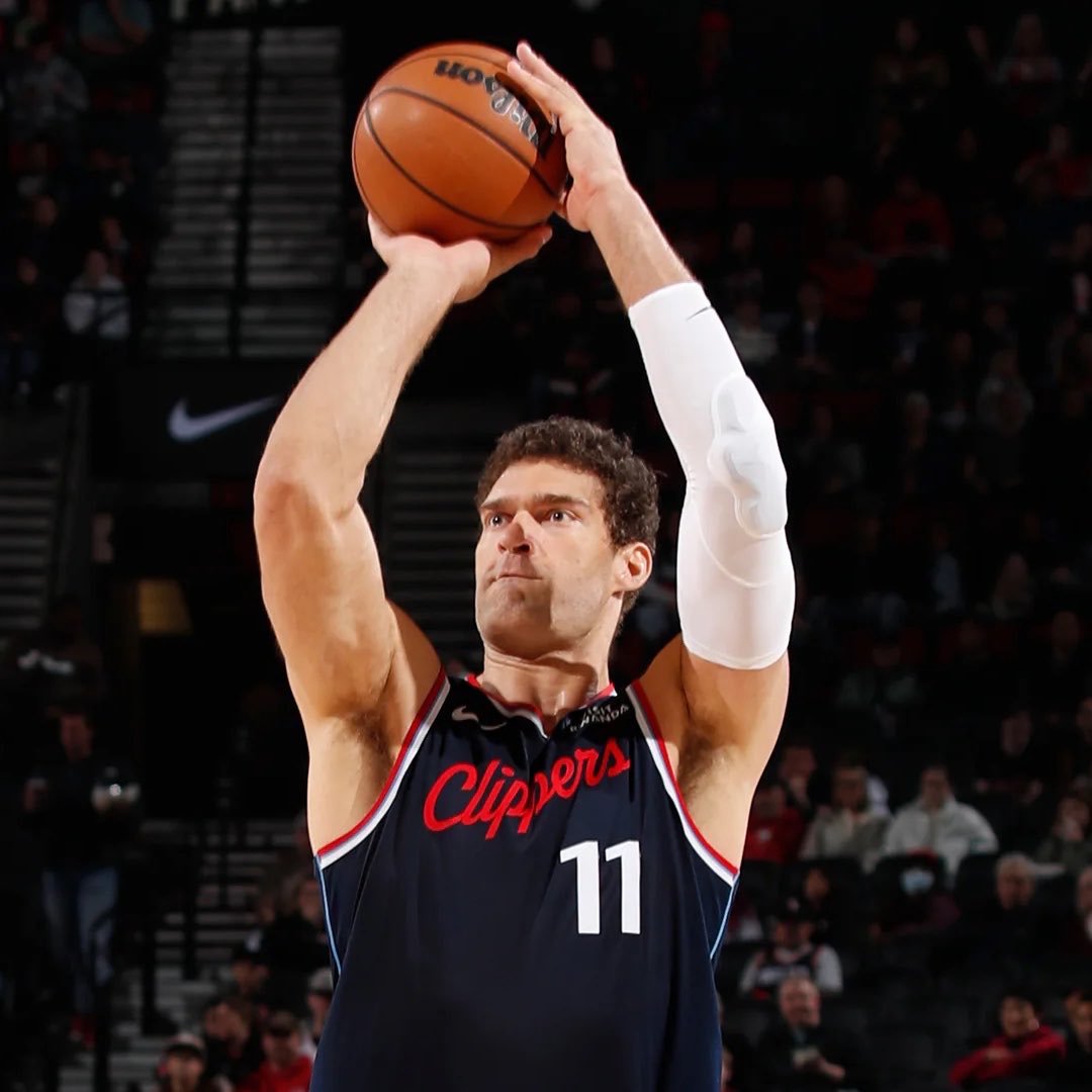 Clippers Lead tweet media