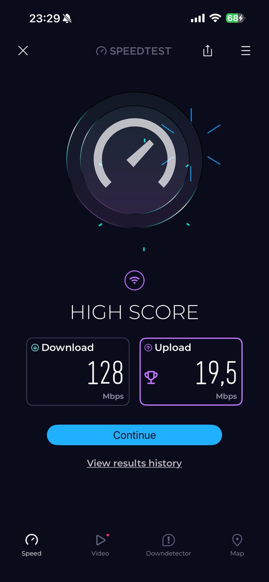 Krs1912's tweet photo. @TurksatAsistan Buda internet ile alakalı hizmetiniz … 200  mbit hız varken … bize verilen  hız .!! https://t.co/dnzx6JQIJa