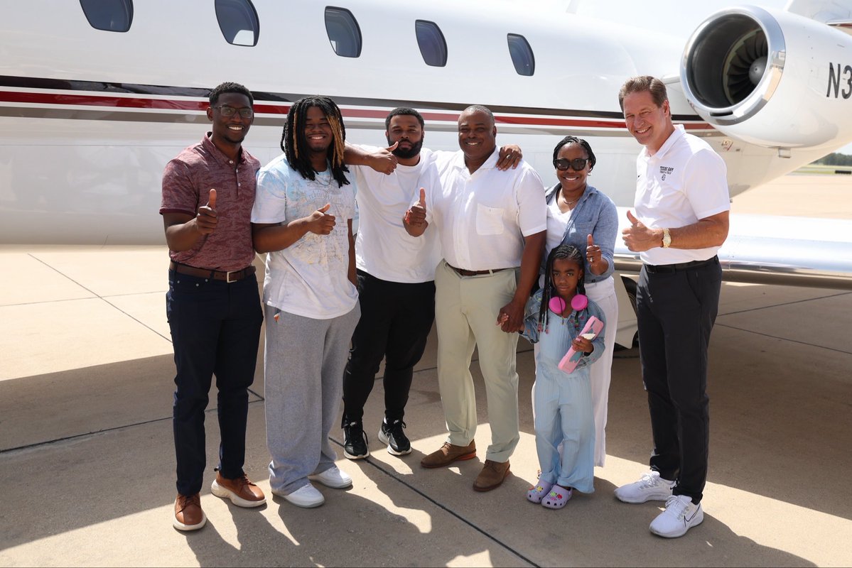 aggietfxc's tweet photo. Coach Burrell has touched down in Aggieland 👍🛩️

#GigEm // #AggieTF https://t.co/EL0g4KxeRV