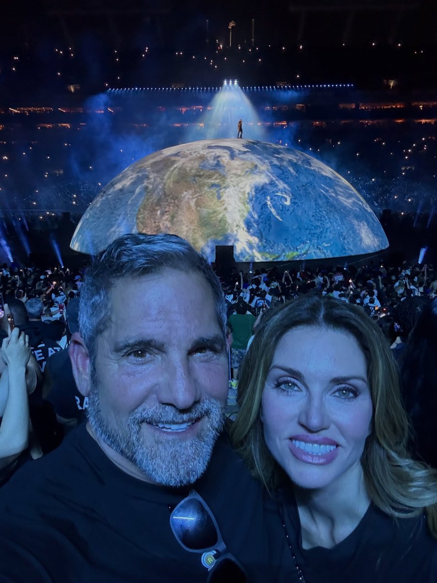 TheLifeofEllie7's tweet photo. Private Equity Fund Manager and Real Estate Investor Grant Cardone and his wife at Ye's second Tampa show last night - Greatness doesn't cancel itself https://t.co/eZ2TW7xPDu