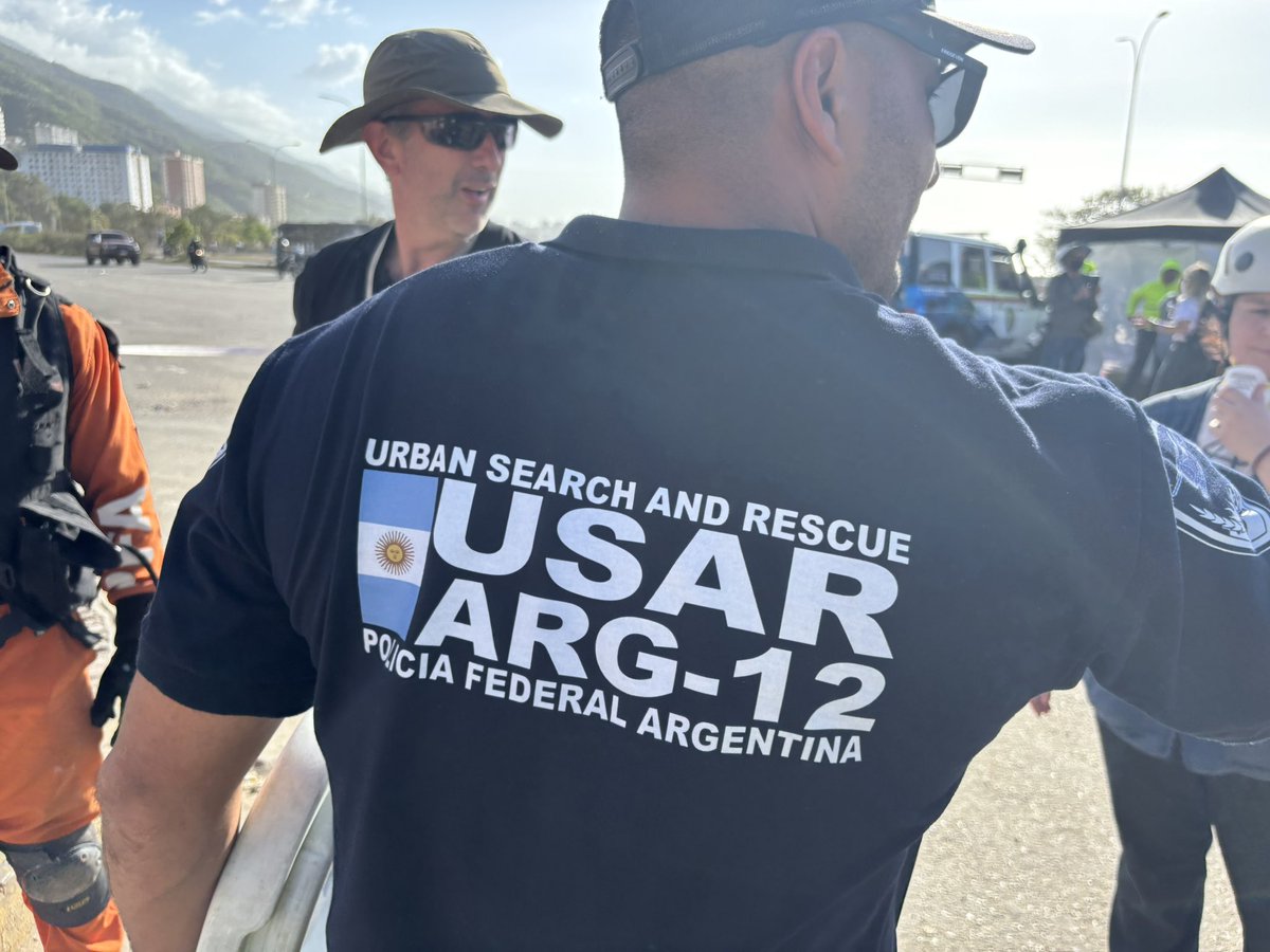 CarlosRMarcano's tweet photo. La solidaridad de Argentina en La Guaira 🇦🇷🫂🇻🇪 https://t.co/51O9myQaRi