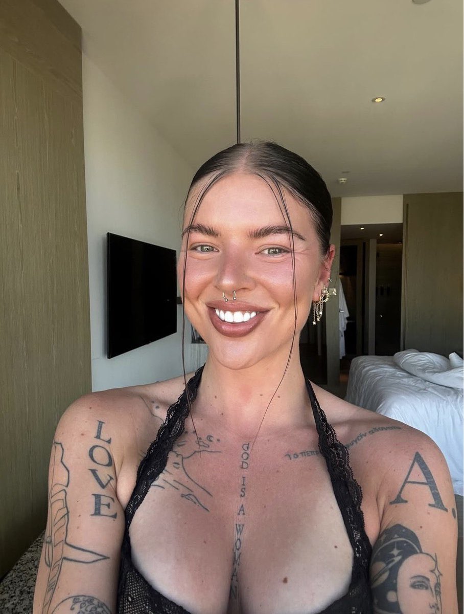 AvaLunaBeth's tweet photo. Lonely and bored looking for a good friend that’ll come so we have fun actually i am new in this app https://t.co/98eXXyabou