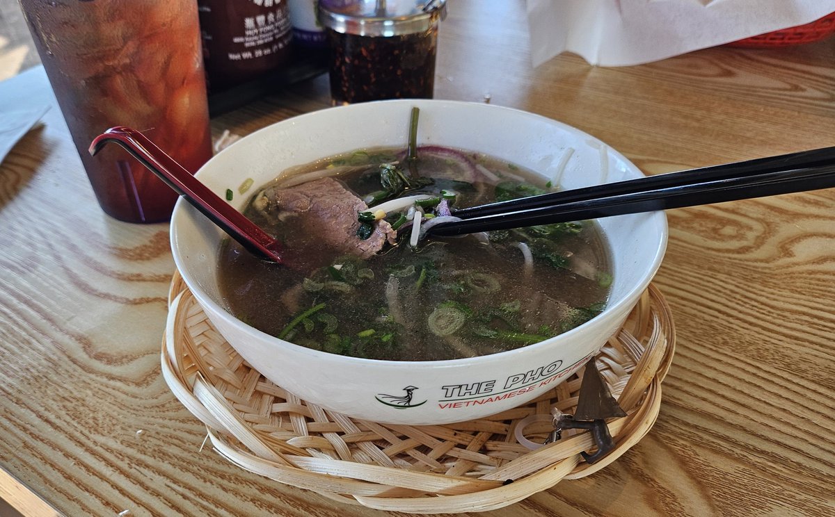 AiDarrian's tweet photo. If I were bleeding out to death on a cold winter night, a bowl of pho could fix me. https://t.co/cSpBjwk7Ck