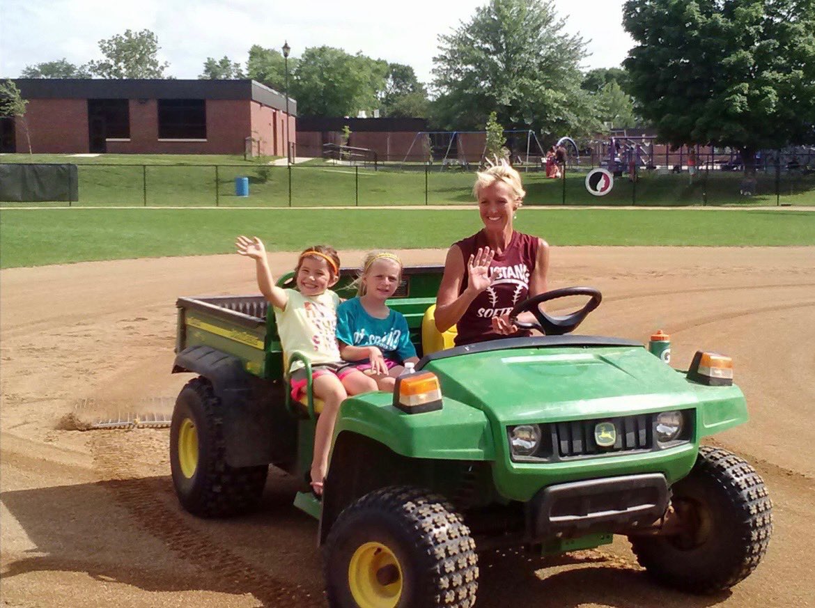MVSBMadness's tweet photo. MVSB is celebrating Carly Elliott tonight for Senior Night! She has been around this program all her life and is a wonderful role model for what MVSB is all about. She’s an incredible leader, player &amp; person. We are blessed w/the BEST and wish her all the luck in her future!🥎❤️ https://t.co/h9tD3mAKu3