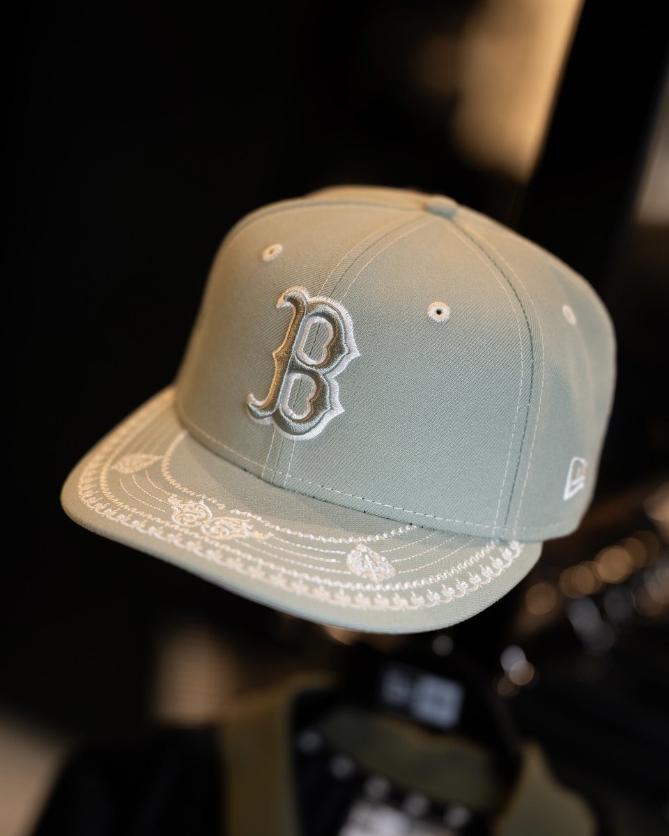NewEraMx's tweet photo. MLB Latin Embroidery x New Era🧢

Bordados que recorren la visera con un nivel de detalle que no pasa desapercibido. Cada acabado eleva… y el resultado se siente distinto desde que te la pones.

Disponible en: https://t.co/Os6WP1w0QW, New Era App y New Era Stores.

#NewEraMéxico https://t.co/uq8kfWuOvk