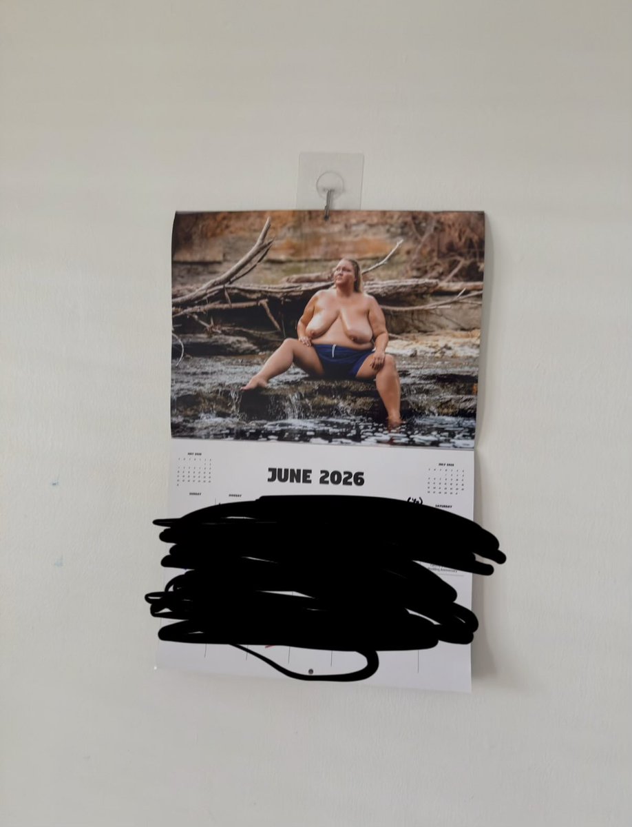adamposting's tweet photo. #moveoftheday #lunchbreak #bullshitdecor https://t.co/KZ8lJbHMBn