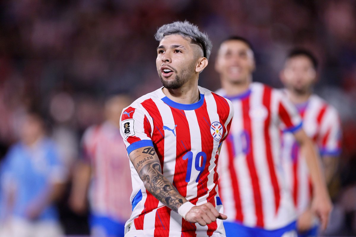 fortriveros's tweet photo. Tenía que ser EL:

El gol más gritado de los últimos 20 años. Gracias Julio 🇵🇾 https://t.co/1gZgGsyErE
