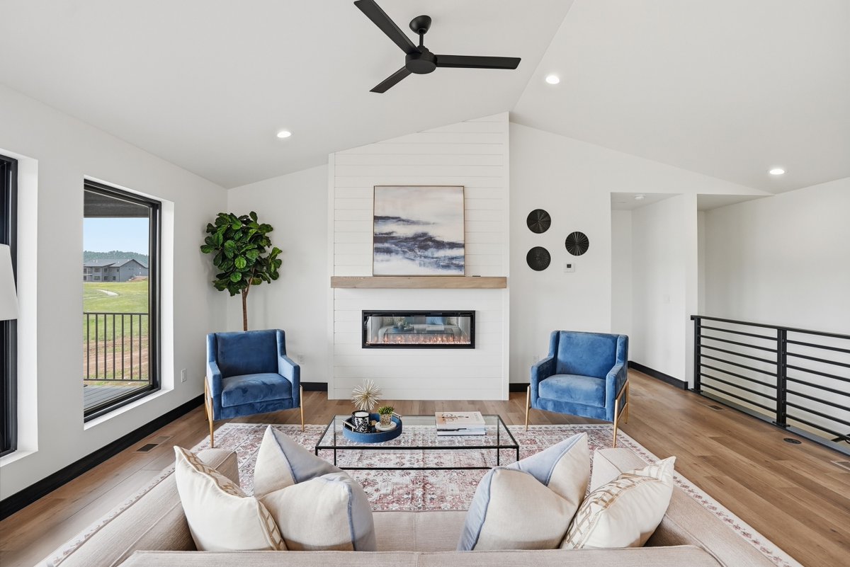 christians_team's tweet photo. #JustListed 1639 Oak Crest Court, Spearfish, SD | $799,900
Just completed by High Plains Construction and move-in ready today
.
- https://t.co/BIfywRvrVF
4 Bedrooms | 3 Bathrooms | 2,874 Sq. Ft. | 4-Car Garage | Built 2026

📷 Call 605-340-0768 for details https://t.co/dwPF4mdsAr