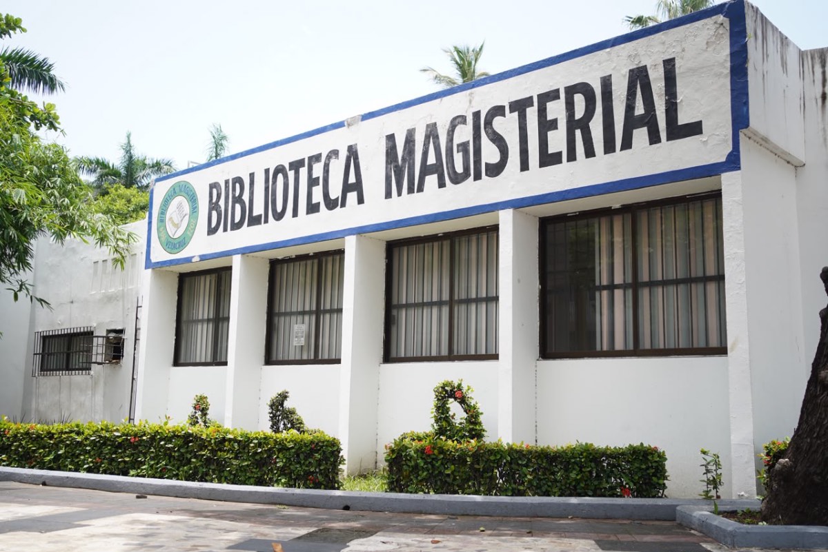 ElDictamen's tweet photo. #BocaVer Biblioteca del Parque Zamora seguirá operando bajo la administración del Ayuntamiento de Veracruz.
https://t.co/W5PD7j0YP9 https://t.co/LUKdAl2rCI
