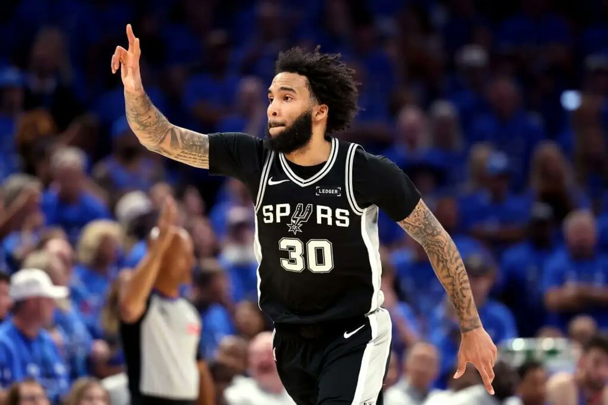 JaredWeissNBA's tweet photo. The Spurs and Julian Champagnie's camp felt confident they could get a deal done entering the weekend. They ended up agreeing on a new 3-year, $45 million deal that gets the Spurs' starting wing his first big payday after coming to the team on a two-way deal a few years ago.

Full story on @TheAthletic: https://t.co/N3bKOpeW5D