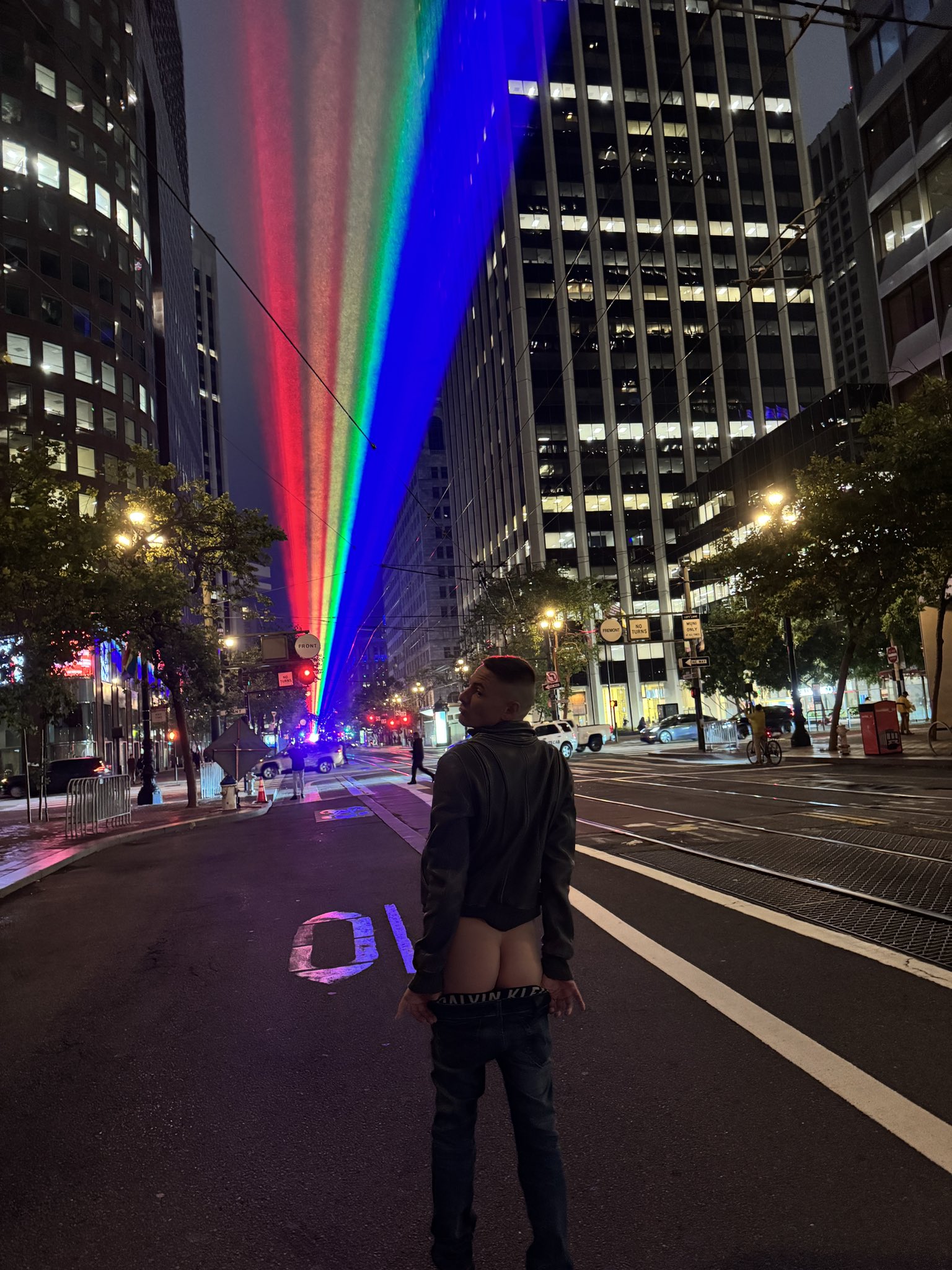 Happy Pride 🌈 https://t.co/U90TyUeRO1