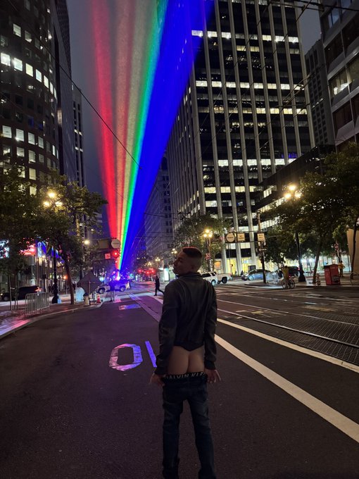 TheTipsyTwink - Happy Pride 🌈 https://t.co/U90TyUeRO1