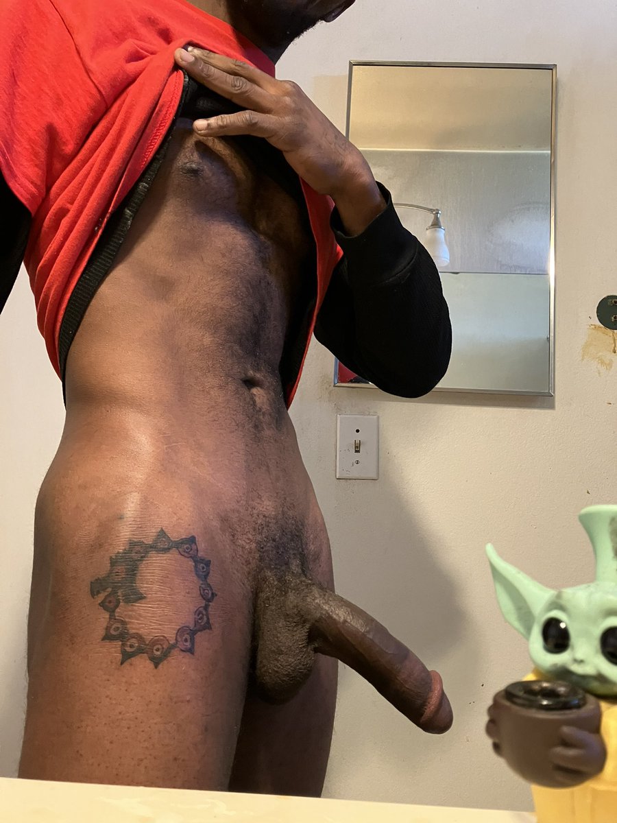 Reessy213's tweet photo. @moonboy_tez Bounce that ass on this dick https://t.co/k4oZ0PH0yC
