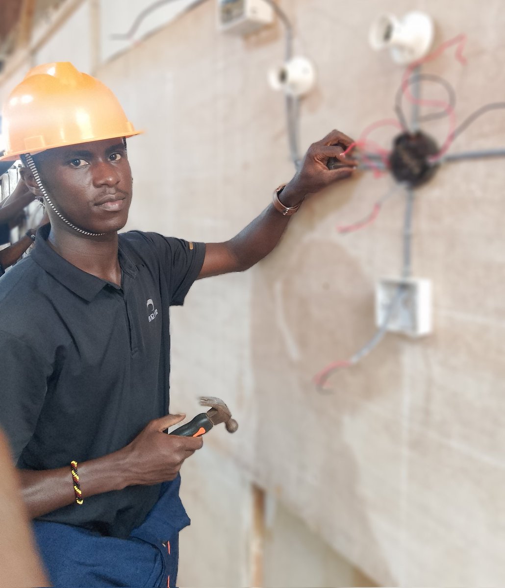 OfficialWizbwoy's tweet photo. By the way I do Electricity 🔌⚡💡!
I also repair electrical appliances and many more... DM me for business ☺️ #electricity https://t.co/ZPNbyhC0re