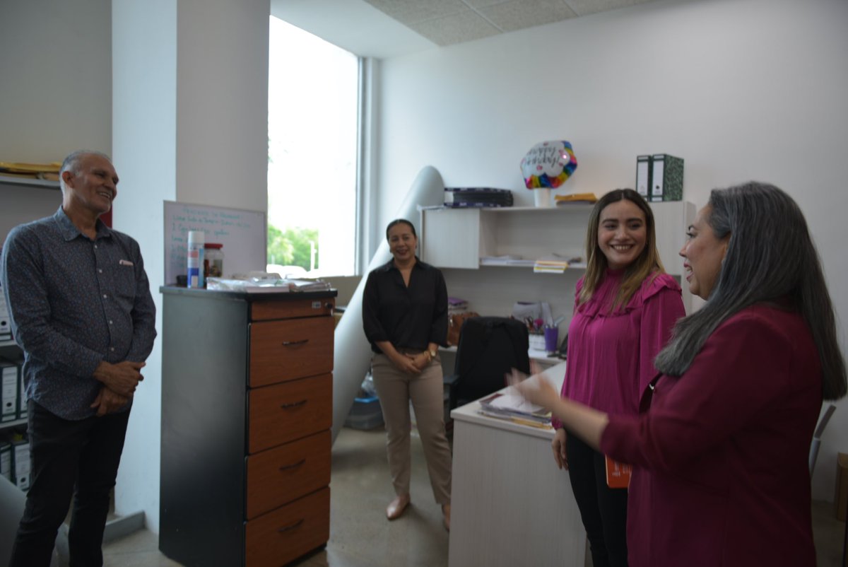 SEMUJERES_'s tweet photo. 💜 Conocer de cerca el trabajo de quienes todos los días acompañan a las mujeres también fortalece nuestro compromiso.

Nuestra secretaria, Brenda Rocío García Félix, visitó CEPAVIF junto a la Mtra. Rosa María Gámez Mendívil.

🤝 Escuchar y hacer equipo también es transformar. https://t.co/kLT5ZDLFZj