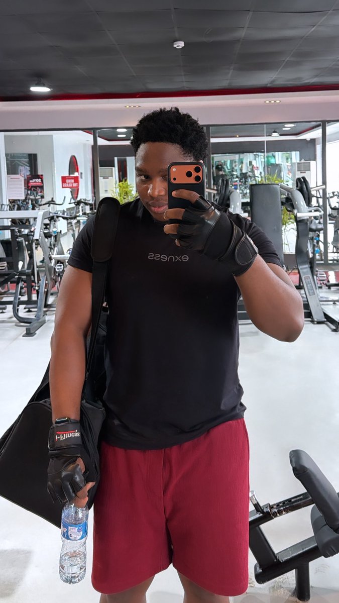 KingFtpFx's tweet photo. Strive to become a better version of your self 🖤

• Discipline 
• Focus 
• Less emotional decisions 
• Consistency https://t.co/0C4J5RuZgP