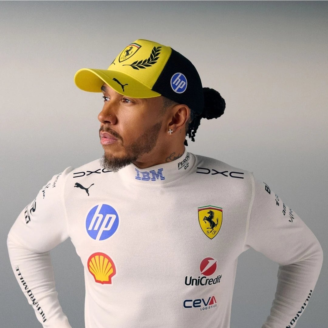 lewsinner's tweet photo. 💛 La gorra especial de Lewis Hamilton para Silverstone https://t.co/fMVCzV7F67
