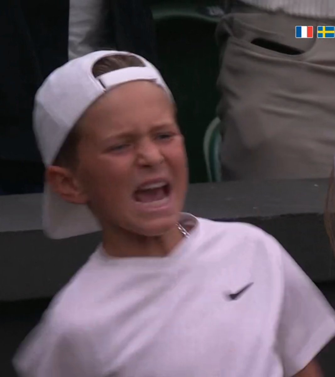 BastienFachan's tweet photo. No doubt, those are Novak Djokovic's children https://t.co/mcZkKWxWEE