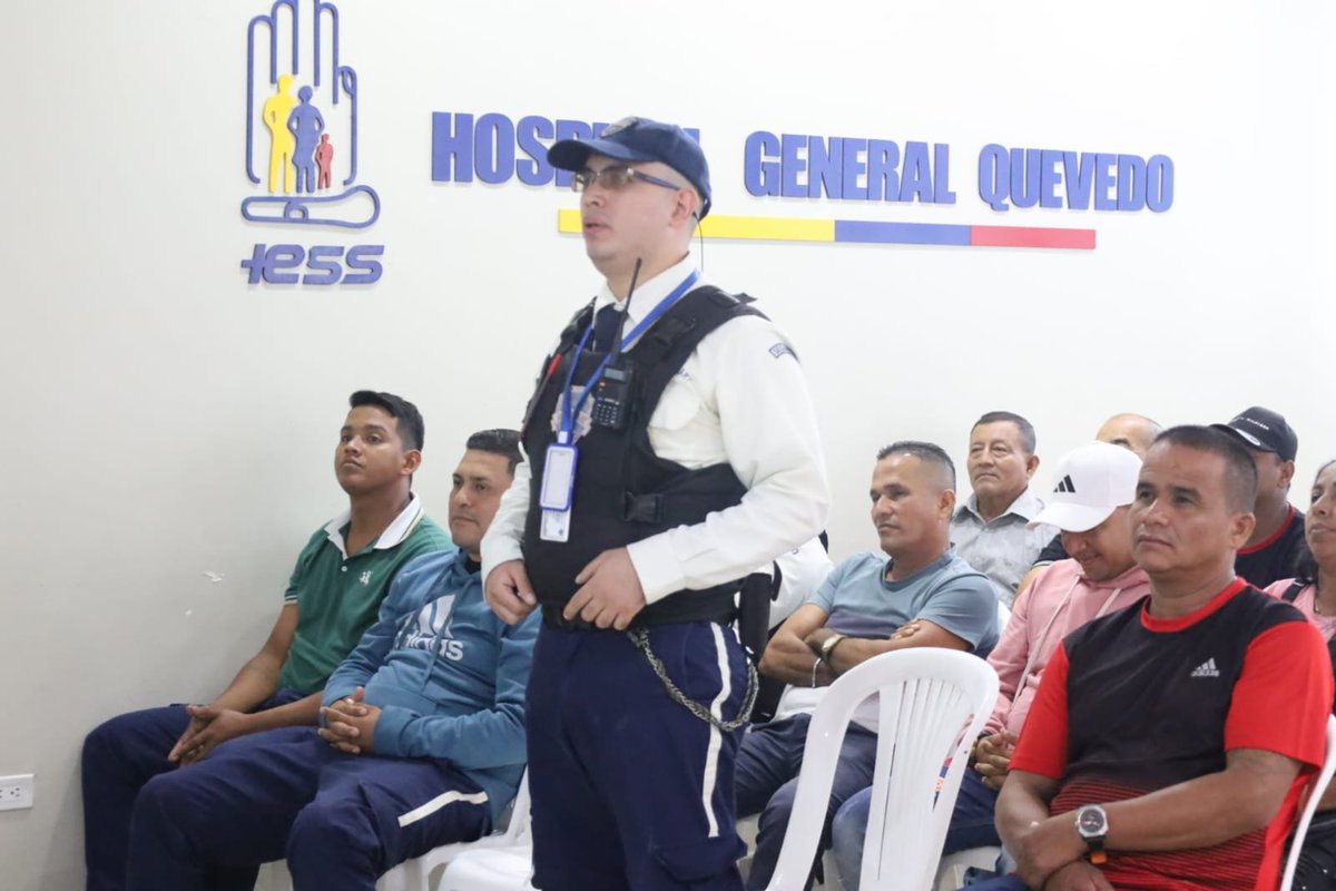 LosRiosIESS's tweet photo. #IESSTeInforma | Personal de Guardianía del Hospital IESS Quevedo 🏥 recibió una capacitación sobre atención al usuario y seguridad institucional para brindar orientación e información oportuna desde el primer momento. https://t.co/TAdR74jvu8