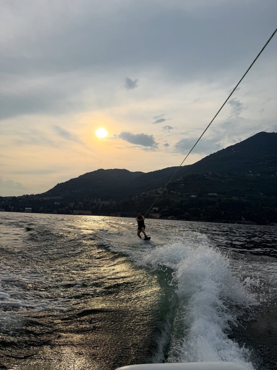 _jaehyurn's tweet photo. Took a break in como after a packed schedule. Gotta keep the work-life balance alive. https://t.co/1oozhthDsc