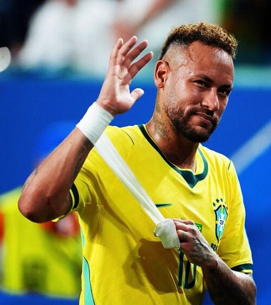 futtmais's tweet photo. Não é loucura imaginar que o Brasil passou de um mata-mata de Copa do Mundo com Neymar no banco? 

O maior artilheiro da história da Seleção Brasileira. Eu vivi pra ver isso. https://t.co/dZVSpVl5Gm