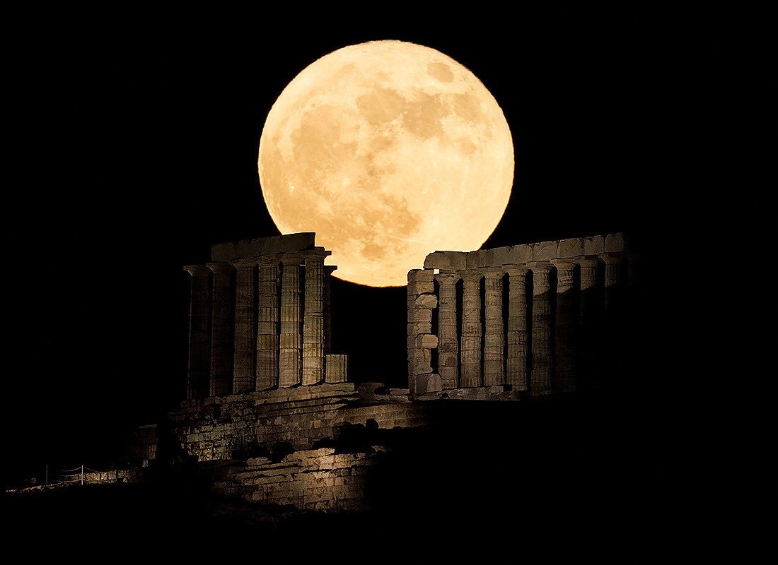 bubisanatcom's tweet photo. Poseidon Tapınağı ve dolunay. https://t.co/3VqDWNDeWU