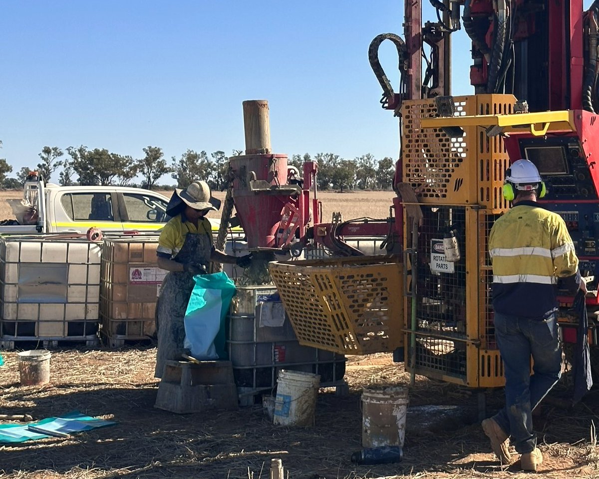 InflectionAUCU's tweet photo. Drilling and sampling at our Trangie Project in NSW, Australia

Stay tuned for upcoming drill results.

#Copper #Gold #Australia #AngloGoldAshanti https://t.co/gfbmai2x3z