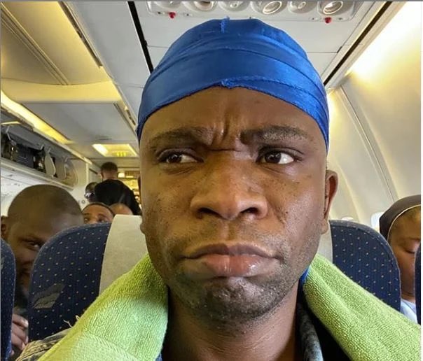 CableLifestyle's tweet photo. ‘I’m nearly 60 with no wife, child’ — Speed Darlington laments

Speed Darlington, the controversial Nigerian singer, has expressed deep frustration over his unmarried status and lack of children.

In a video shared on Instagram, the artiste, whose real name is Darlington Okoye, opened up about his dissatisfaction with his current situation, stating he does not wish to continue living that way.
https://t.co/ipYlosBJ5r