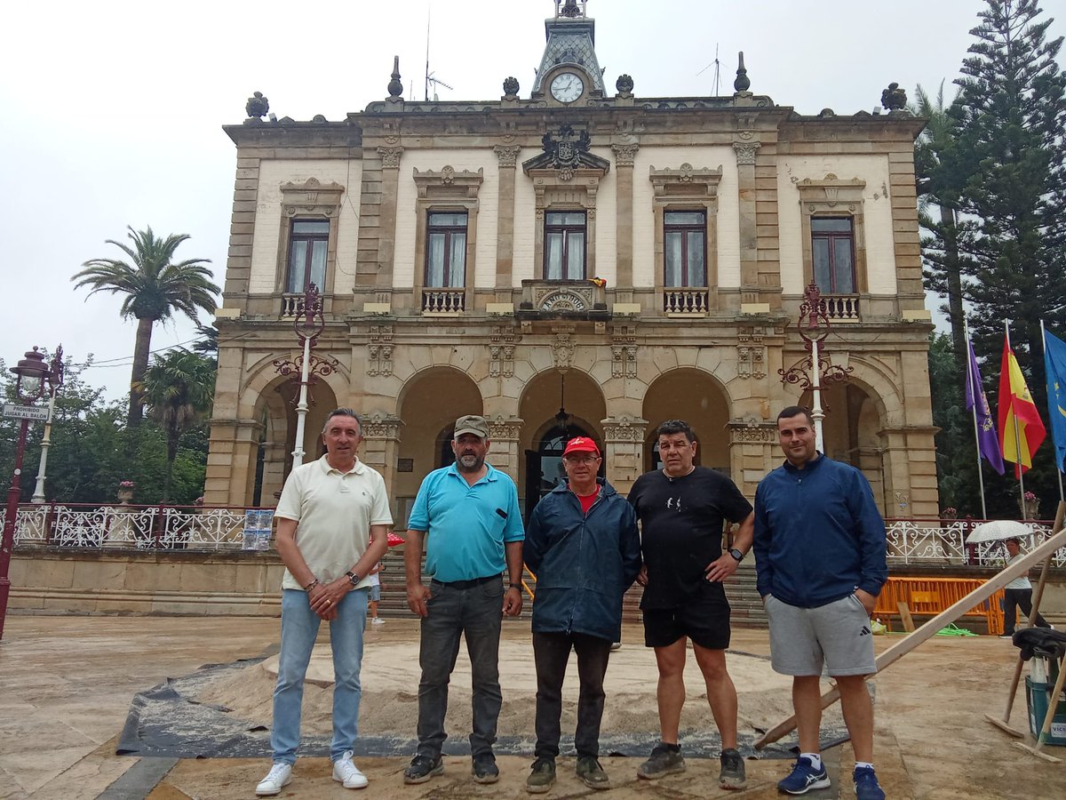 elbuscolu's tweet photo. Villaviciosa reúne a jugadores de todas las edades en la XXIII Semana de los Bolos en la Calle https://t.co/Lhv9eXtDAk https://t.co/u2qUXqORN5