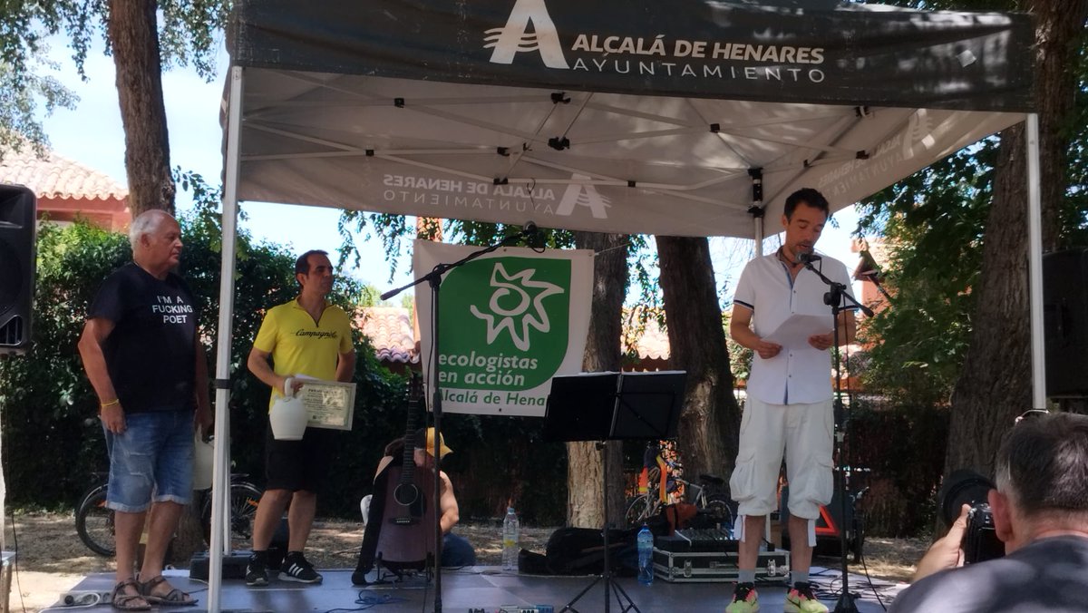 PedaladaA's tweet photo. Este sábado 27 d Junio hemos asistido a la entrega de la 7ª edición d los Premios ARCE 2026 como una d las entidades premiadas por Ecologistas en Acción en virtud d las buenas conductas sociales y ambientales dirigidas la población del Valle del Henares 🚴‍♂️ https://t.co/kHRhQGNz0n https://t.co/qCQyLt0Ovy