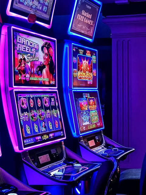 AnibalCerdaRD's tweet photo. La iniciativa traslada gran parte de esas decisiones a una futura Dirección General de Juegos de Azar, que definiría las condiciones de operación mediante reglamentos. #RDunCasinoAbierto https://t.co/FCfHda0xVz