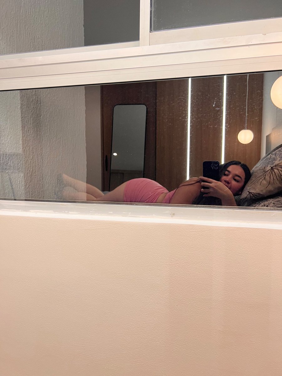 YourMariaAngel's tweet photo. Quien me ayuda a limpiar el vidrio? 💦💦💦🥰 https://t.co/QYY35OaYP7