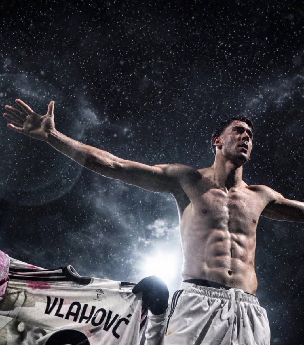 servanbarisakil's tweet photo. D U S A N   V L A H O V I C 🦅
 
#ComeToBeşiktaşVlahovic https://t.co/Lau0GRsncJ