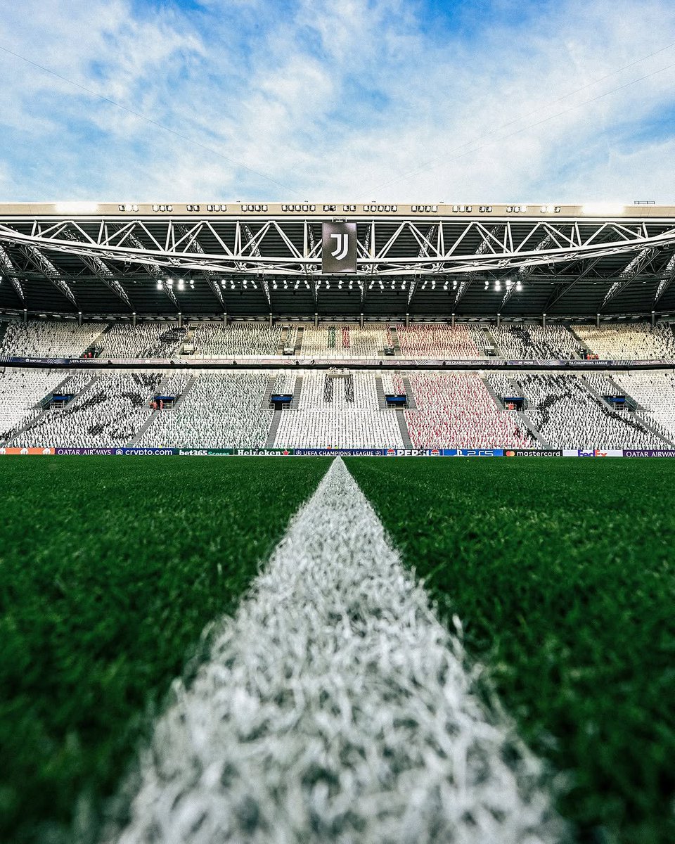 theFJEN's tweet photo. ✨ No place on Earth like this. 🥺🏟️ https://t.co/24aMAKYrS8