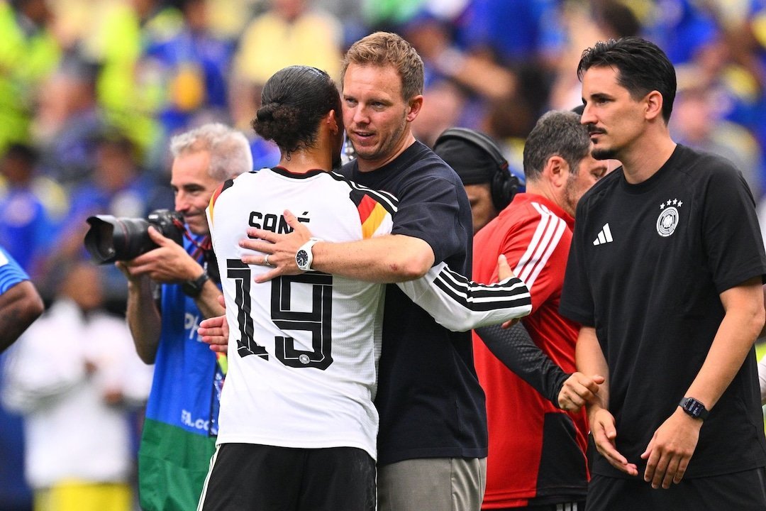 BlasjeDiaz's tweet photo. La Alemania que vemos hoy no es mejor que la de los últimos años de Löw por rendimiento ni por lo que transmite, que es la nada.

En MÁS DE CINCO AÑOS, renovando casi todo el equipo y habiendo pasado Flick y Nagelsmann, no ha habido NINGUNA MEJORÍA.

Es para cerrar la federación. https://t.co/iAOieCqyQN