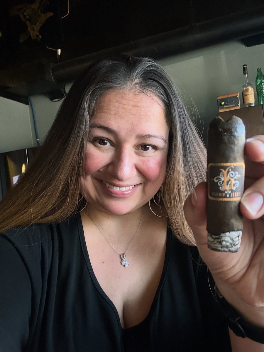 SophiaM41298966's tweet photo. #cigaroftheday Diesel Vintage Maduro  #sophiassmokes #elcidscigarshop #elcidscigars #diesel #cigars #cigarboss #cigarlounge #cigarshop #cigartime #botl #sotl #cigaraddict #cigarjunkie #cigarpassion #cigarworld #cigarnation #cigarsmoker #cigarcollector https://t.co/XyzyIYtt3J