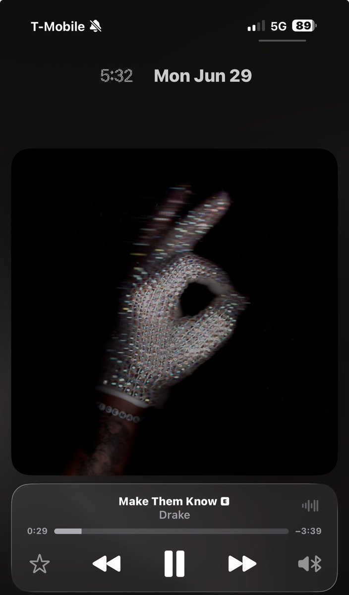 chriiswavy's tweet photo. These songs are polar opposites man it’s so crazy 
Going from a kid who’s excited to get his career started not knowing what you can accomplish to accomplishing everything and witnessing how many times the industry will TRY to fuck you over for its own benefit https://t.co/vlwyoOGFMC