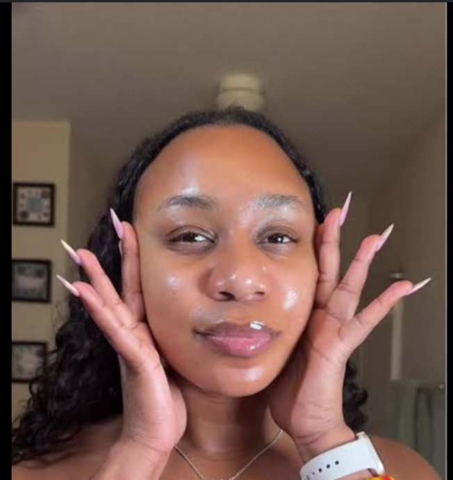 MBMBSkin's tweet photo. FOR YEARS SHE BLAMED STRESS FOR HER AGING SKIN... BUT THE REAL CULPRIT WAS HIDING IN PLAIN SIGHT

Adaora was looking tired, drawn and drained of colour and she thought it was stress showing off as aging skin on her face and body

Vini jnr babcock university Leroy sane oriade https://t.co/fR0zUdmzSY