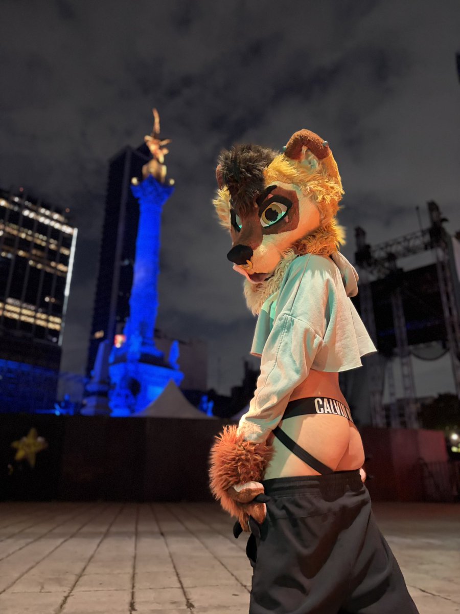 santi_ccoonAD's tweet photo. Pride Mx 🇲🇽🏳️‍🌈 26 
#murrsuitmonday https://t.co/BBT0NPtVeh