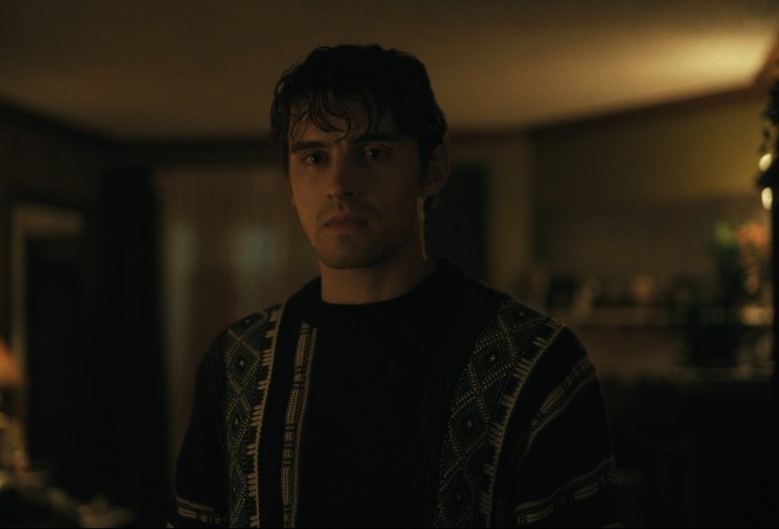 mjohnstoupdates's tweet photo. michael johnston as 'bear' in obsession https://t.co/sT0m1CiymQ