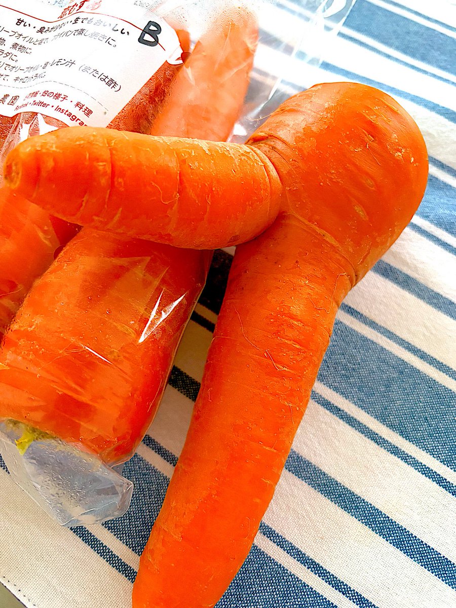 jm_nbd's tweet photo. @sogofarm  さんの
人参🥕
人参の名前なんぞ、気にしたことなかったけど
「恋むすめ」いうんですって

ムスメは甘いよ（笑）

サッカー残念やった
眠い。
今日は夏越の祓だ、、
 #夏越しの祓
 #恋むすめ
 #おはようございます https://t.co/EG6bpc651P