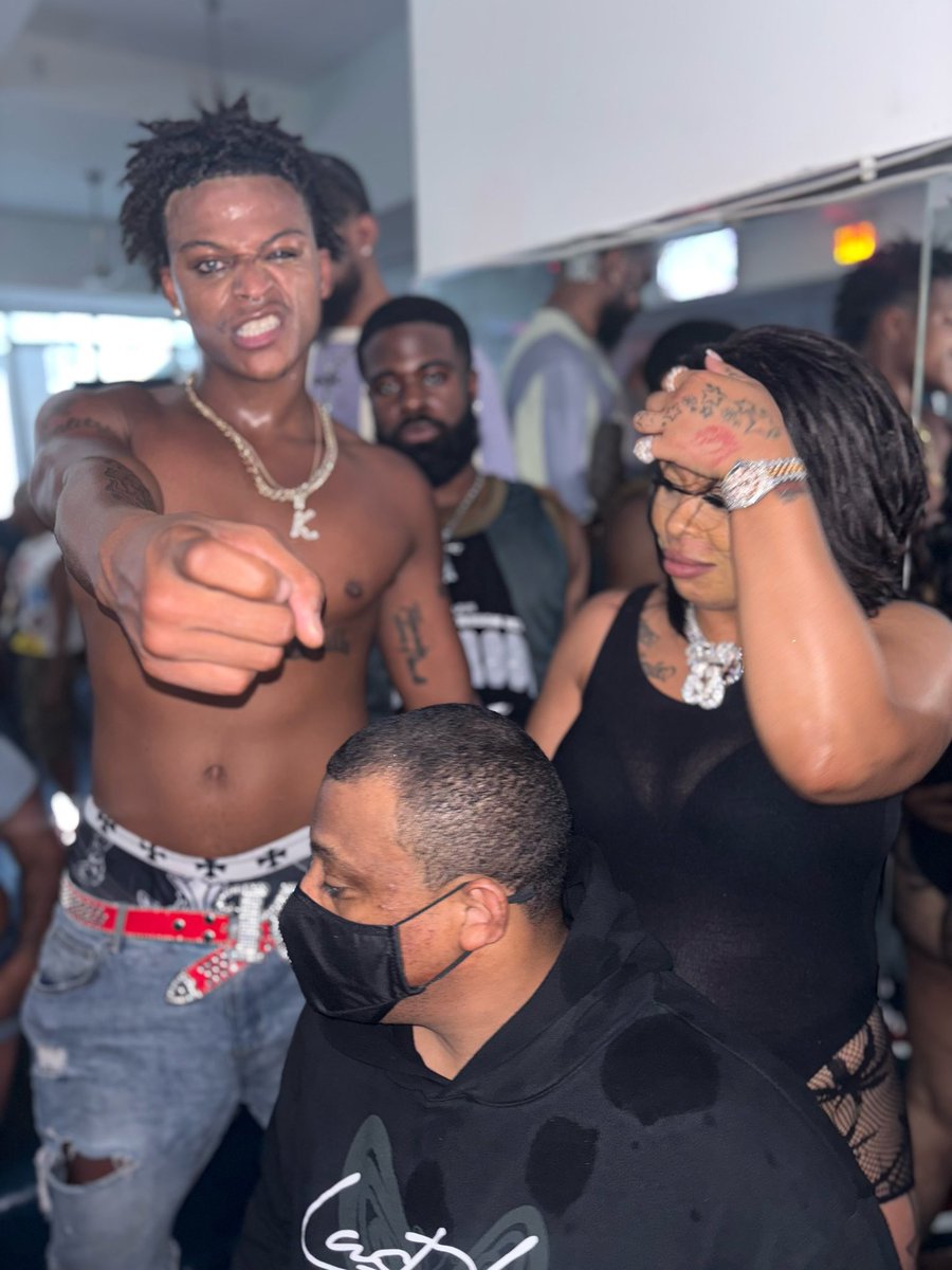 itskorrisamaad's tweet photo. Last night was mad real. https://t.co/GMIuvRiY3Y