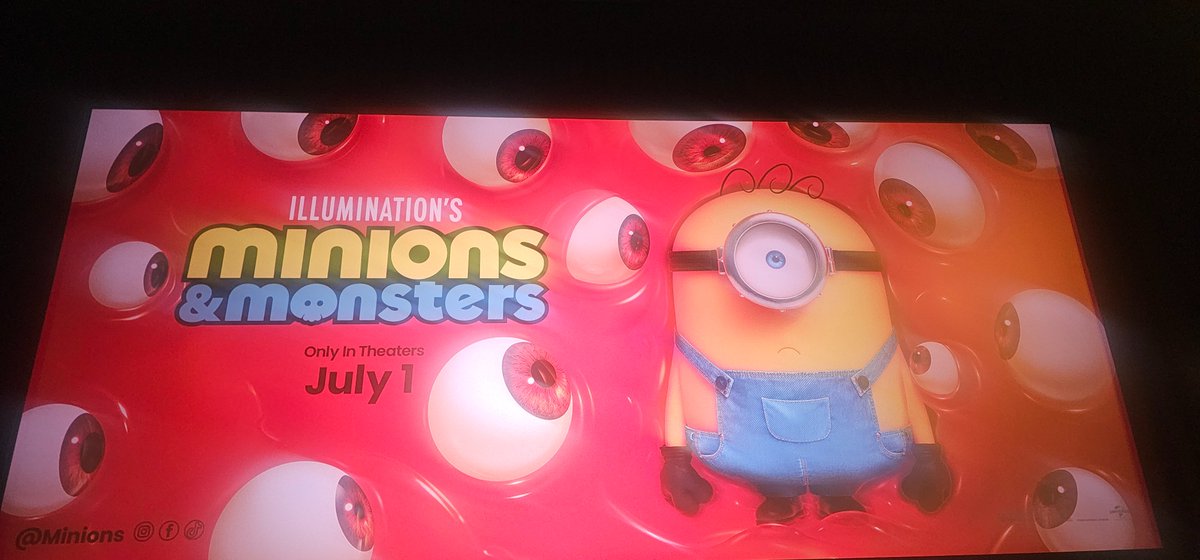 candykizzes24's tweet photo. Excited for this one! #minions #pressscreening https://t.co/F9l2zkYipg