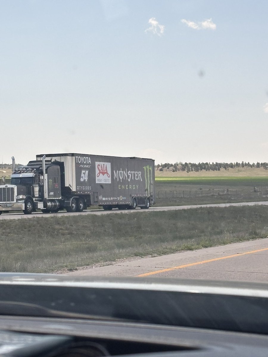 JMallo6's tweet photo. @NASCAR @shanevg97 Coming through Wyoming about 2pm Mnt https://t.co/tkXnGFPqbW