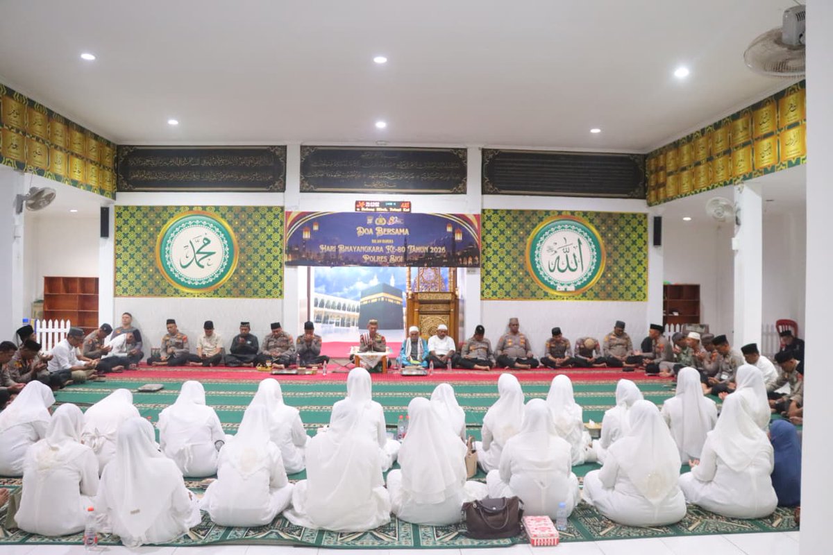 HumasSigi's tweet photo. Dalam Lantunan Yasin dan Ratibul Haddad, Polres Sigi Sambut Hari Bhayangkara ke-80 dengan Doa dan Harapan. https://t.co/hTYsnnA7Em