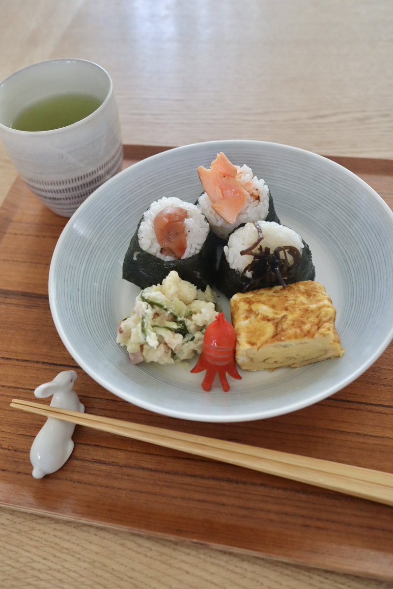 nyagoringo's tweet photo. お弁当の残りものランチ🍙 https://t.co/9gVSbHtaE7