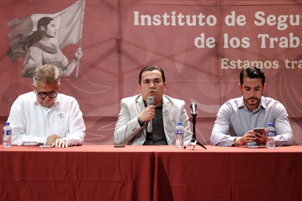ISSSTE_mx's tweet photo. #INCLUISSSTE | Con el conversatorio "Salud sin Discriminación" 💬, el ISSSTE concluyó las actividades de la Semana del Orgullo LGBTTTIQ+: Inclusión, Derechos y Salud 🏳️‍🌈, reafirmando su compromiso con la construcción de espacios de atención basados en el respeto, la igualdad y la no discriminación. 😊

Este encuentro promovió el aprendizaje y el intercambio de experiencias para fortalecer las competencias de las personas servidoras públicas 🫡, impulsando una atención en salud inclusiva, digna, libre de prejuicios y con pleno respeto a los derechos de toda la derechohabiencia. 🌈