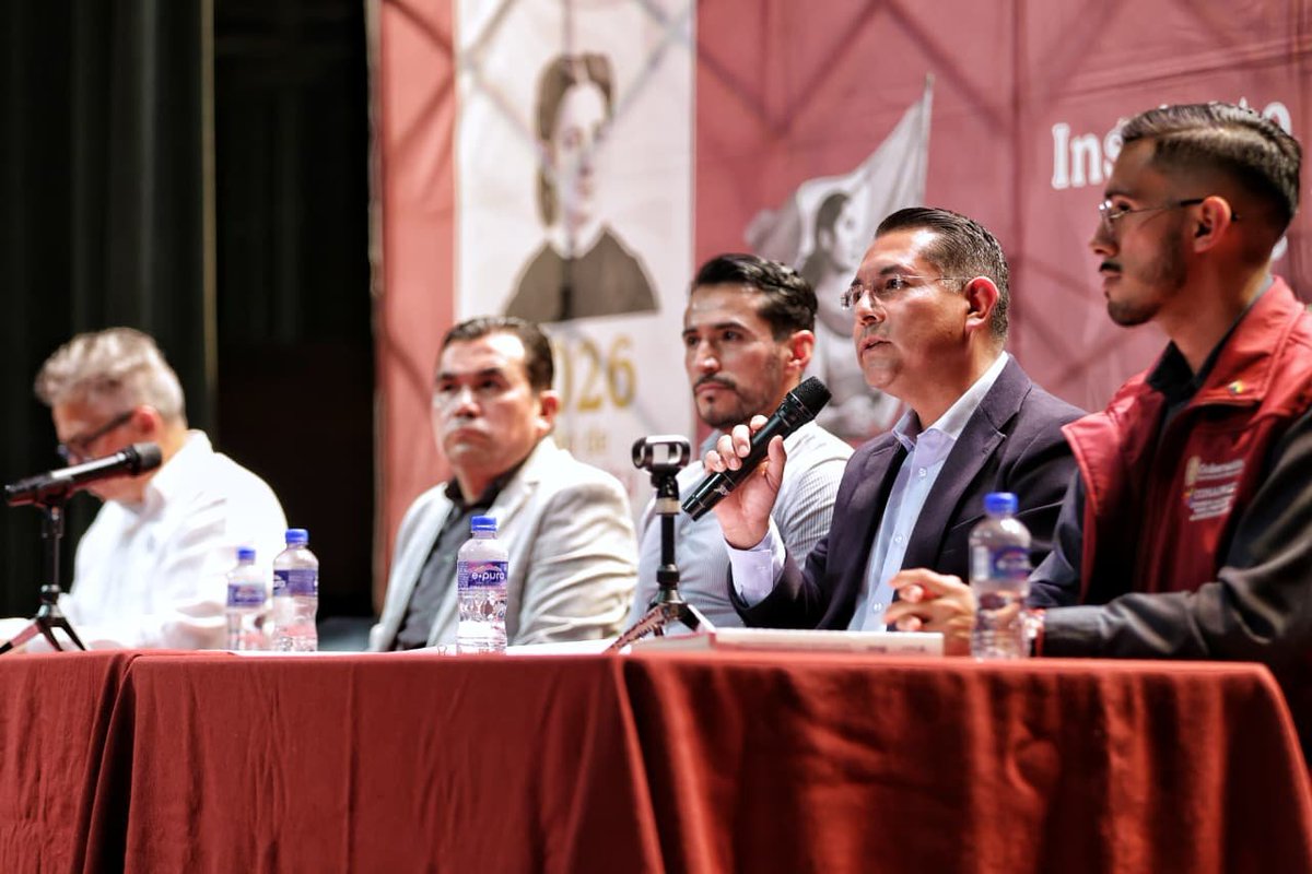 ISSSTE_mx's tweet photo. #INCLUISSSTE | Con el conversatorio "Salud sin Discriminación" 💬, el ISSSTE concluyó las actividades de la Semana del Orgullo LGBTTTIQ+: Inclusión, Derechos y Salud 🏳️‍🌈, reafirmando su compromiso con la construcción de espacios de atención basados en el respeto, la igualdad y la no discriminación. 😊

Este encuentro promovió el aprendizaje y el intercambio de experiencias para fortalecer las competencias de las personas servidoras públicas 🫡, impulsando una atención en salud inclusiva, digna, libre de prejuicios y con pleno respeto a los derechos de toda la derechohabiencia. 🌈