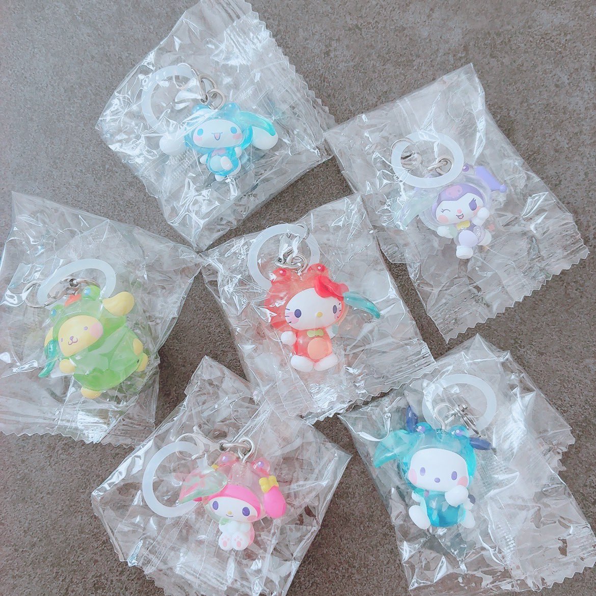 Apple080808's tweet photo. 今日はポチャッコの日だった🌷笑
キーリング、キティちゃんだけでなくて仲良い方が交換してくれた🥹♥️！！神✨️
けろけろパーティも綺麗にコンプリート🐸♡！笑  大満足！💸 ͗ ͗ https://t.co/TRZWyq7wRL